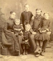 The E.P. Foster family, circa late 1890s. Photo courtesy of Eric Gillett and Dotty and Robert Wheeler.